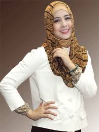 Lupakan Sejenak Perceraian, Risty Tagor Pilih Bernyanyi